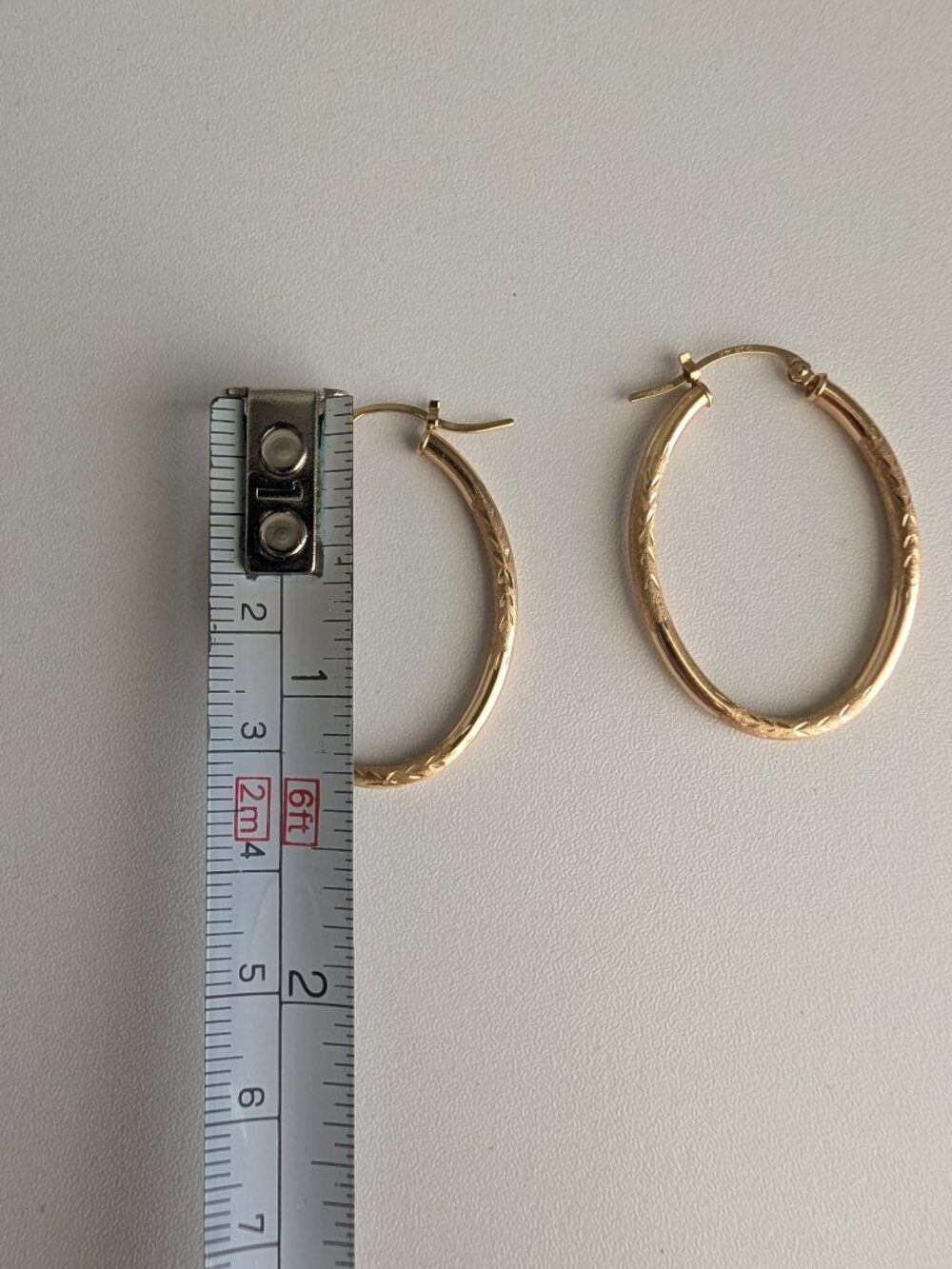 14K Yellow Gold Oval Hoop Earrings Diamond Cut Classic Medium Leightweight - Picture 6 of 10